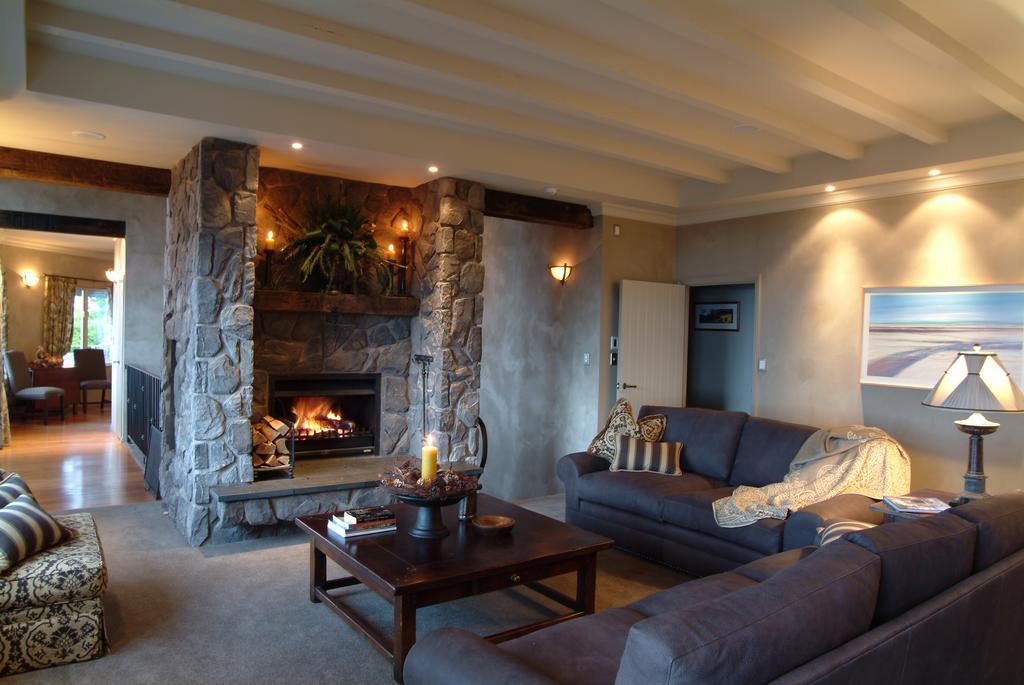 Tauhara Sunrise Lodge Taupo Exterior photo